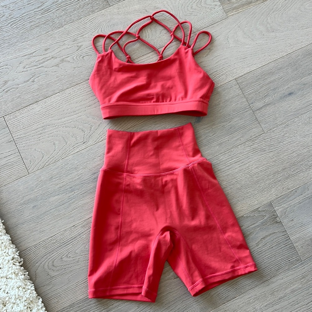 PTula Coral Sports Bra + Biker Shorts Set (XS)
